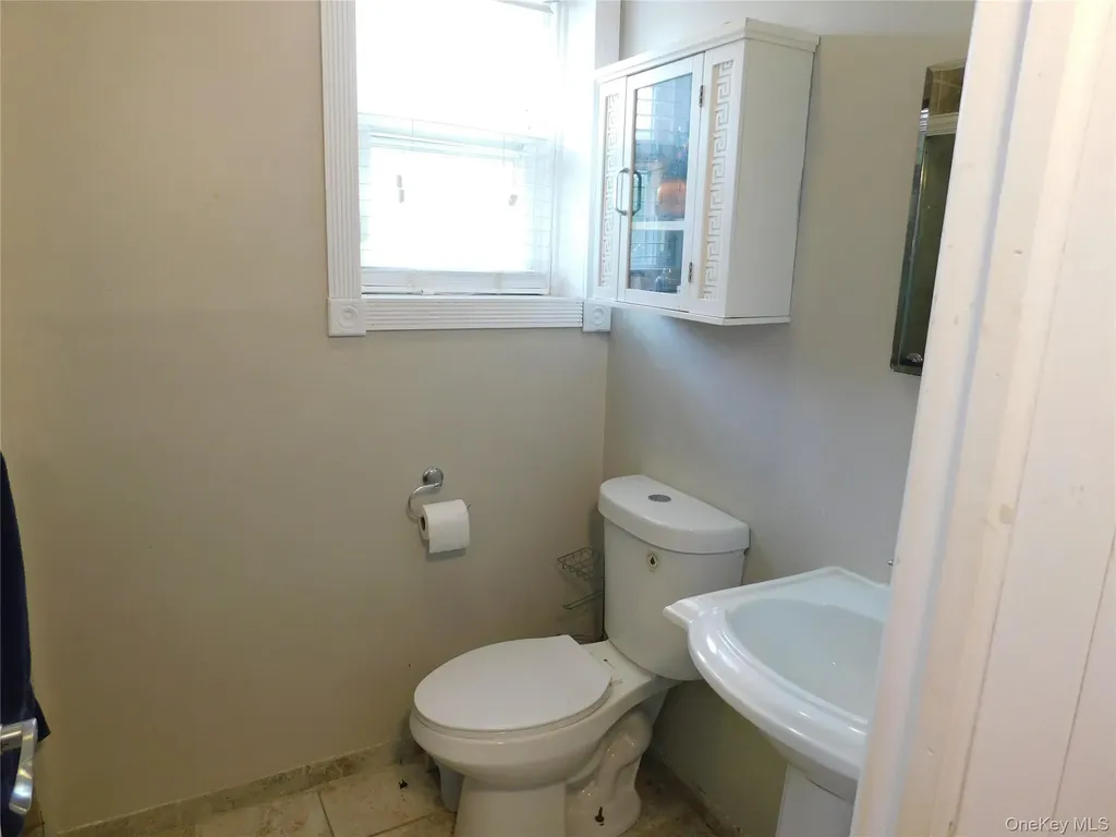 61 Newport Road Yonkers NY 10710