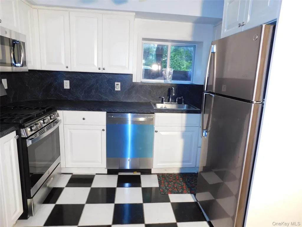 61 Newport Road Yonkers NY 10710