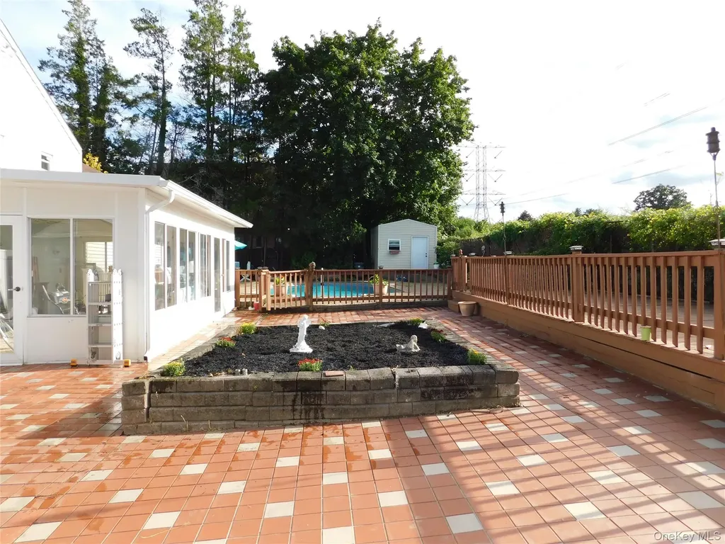 61 Newport Road Yonkers NY 10710