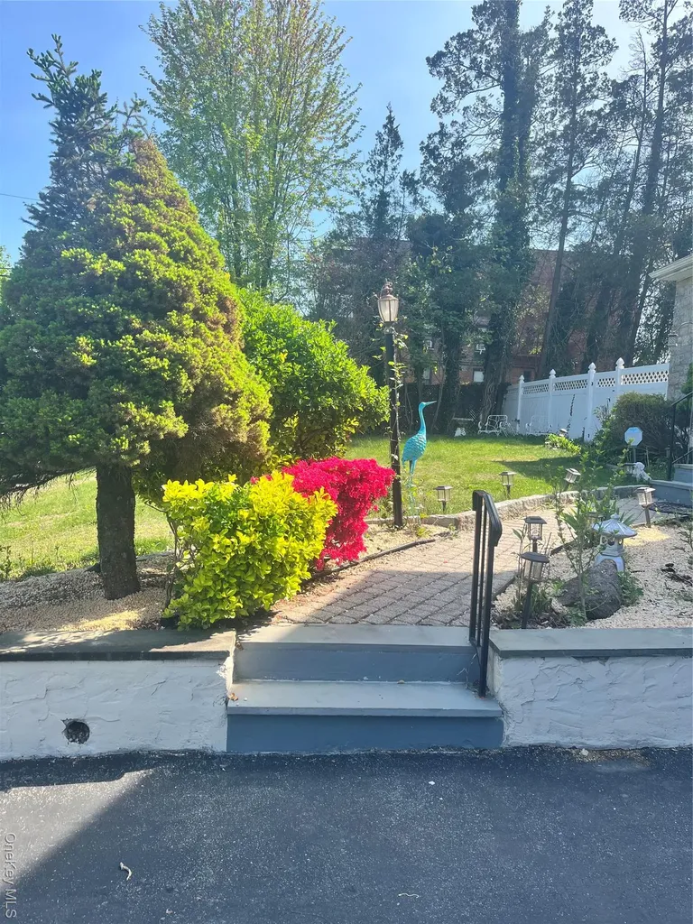 61 Newport Road Yonkers NY 10710