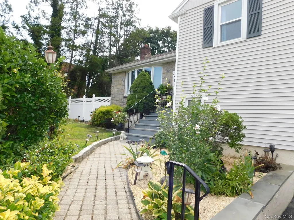 61 Newport Road Yonkers NY 10710