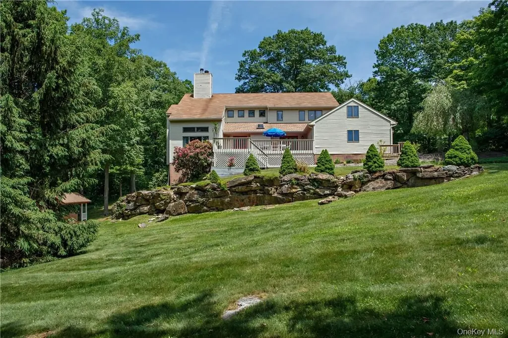 29 Cunningham Lane Pawling NY 12564