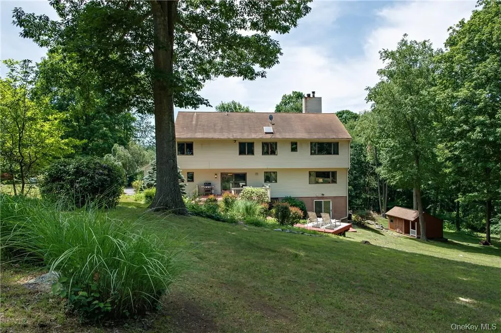 29 Cunningham Lane Pawling NY 12564