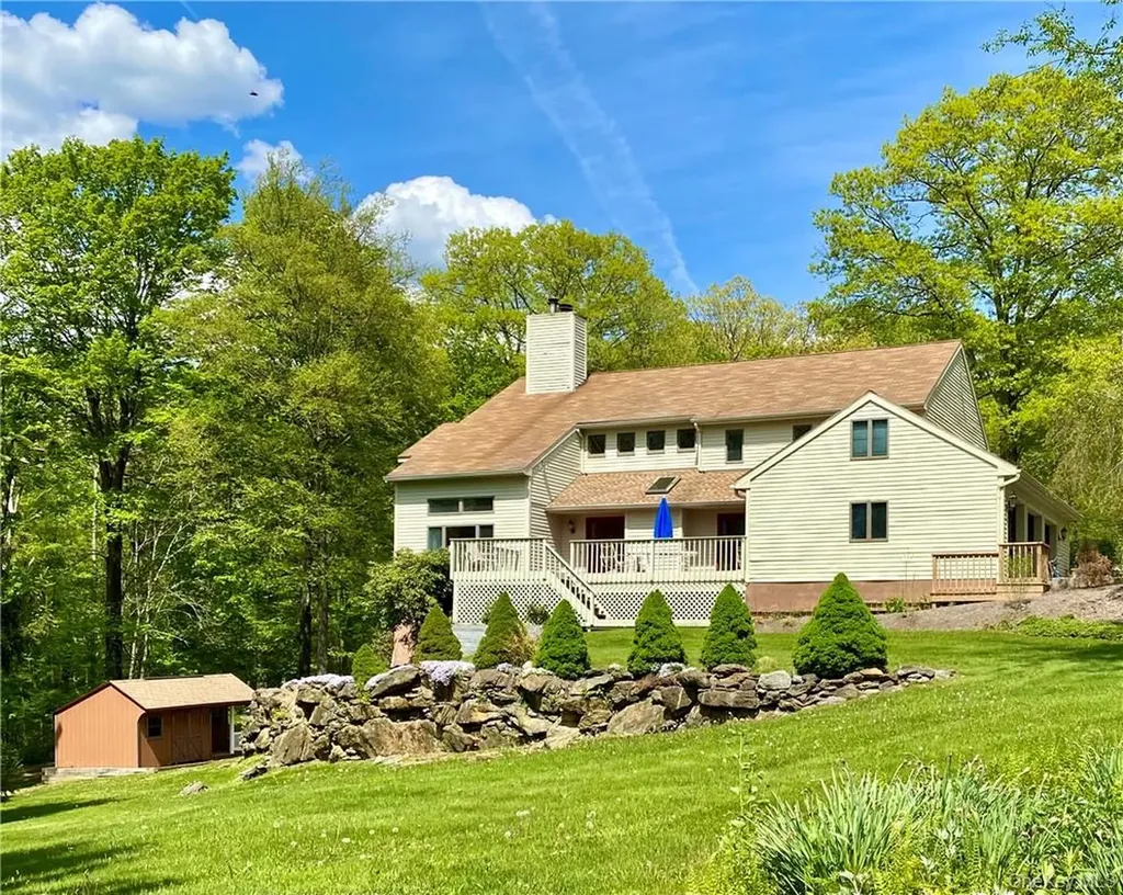 29 Cunningham Lane Pawling NY 12564