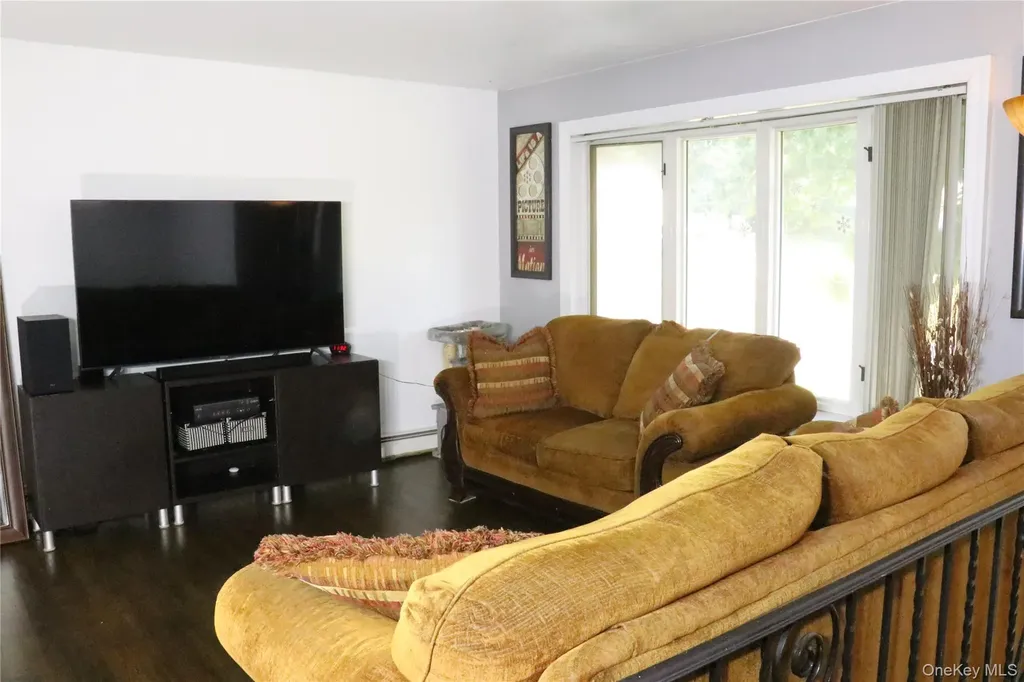 23 Buttermilk Drive Poughkeepsie NY 12601
