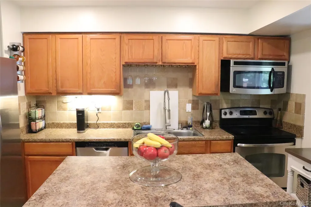 23 Buttermilk Drive Poughkeepsie NY 12601