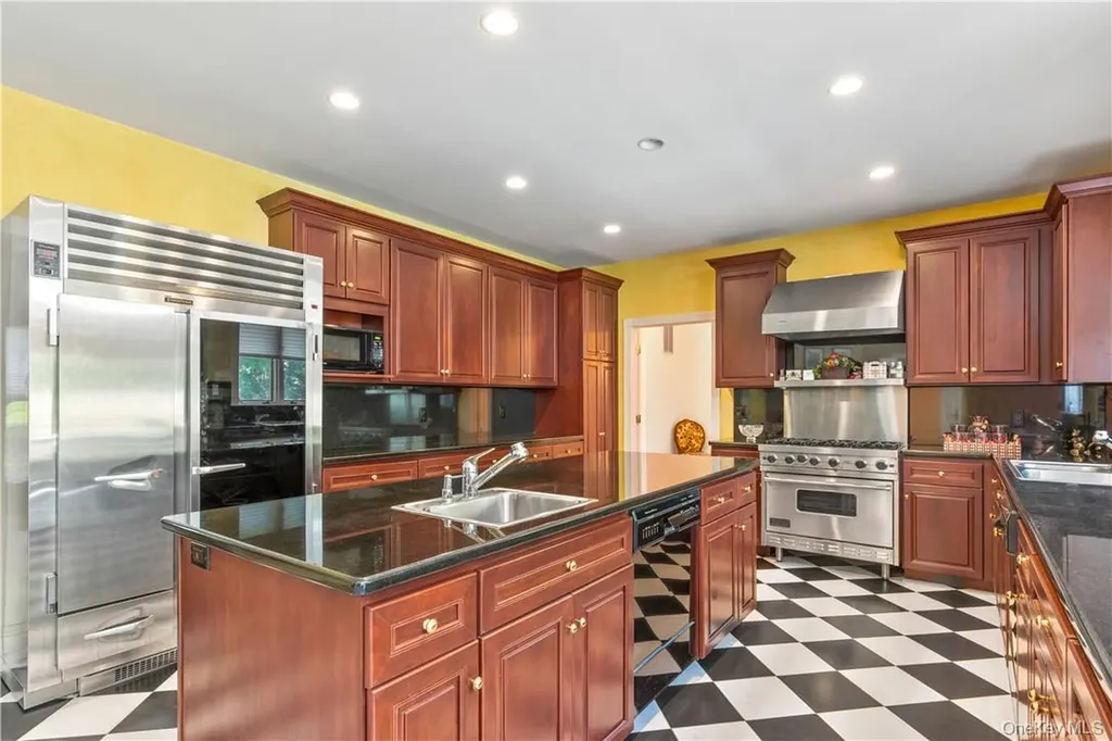 6 Love Lane Harrison NY 10528