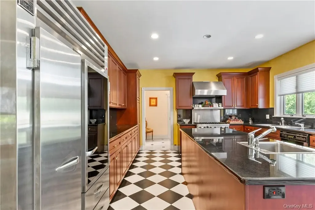 6 Love Lane Harrison NY 10528
