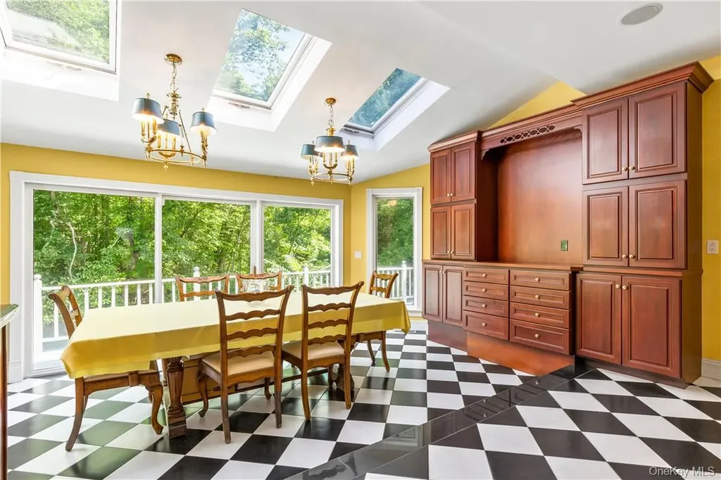 6 Love Lane Harrison NY 10528