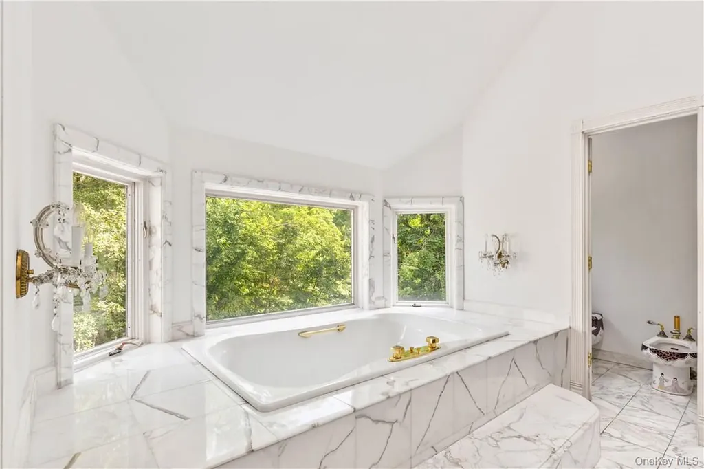 6 Love Lane Harrison NY 10528