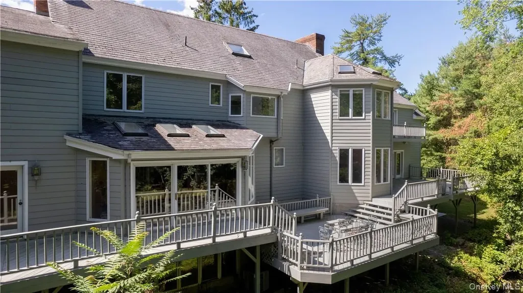 6 Love Lane Harrison NY 10528