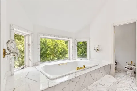 6 Love Lane Harrison NY 10528