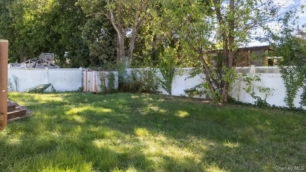 1706 Manatuck Boulevard Bay Shore NY 11706