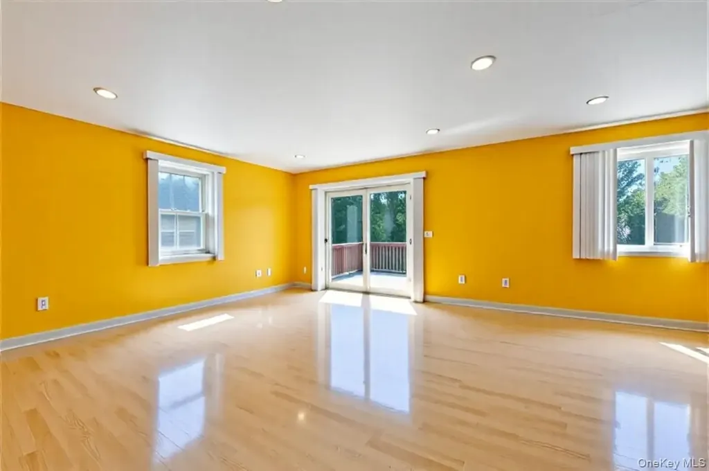 1706 Manatuck Boulevard Bay Shore NY 11706