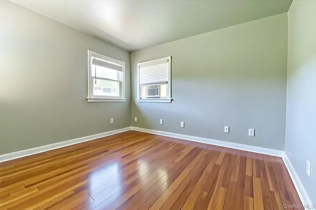 1706 Manatuck Boulevard Bay Shore NY 11706
