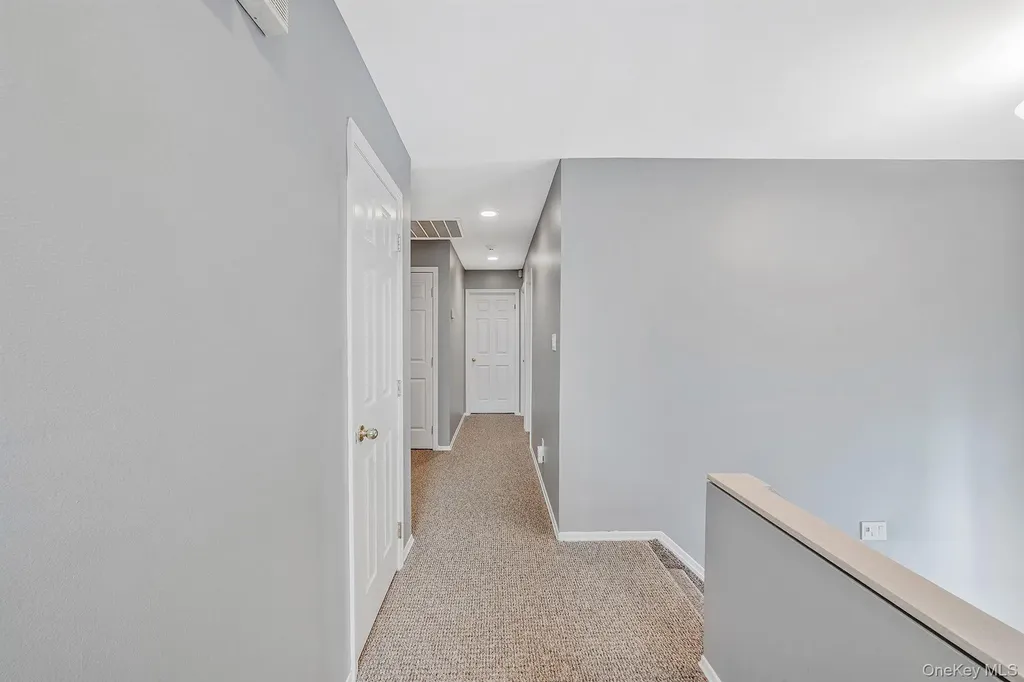 26 Long Ridge Road Plainview NY 11803