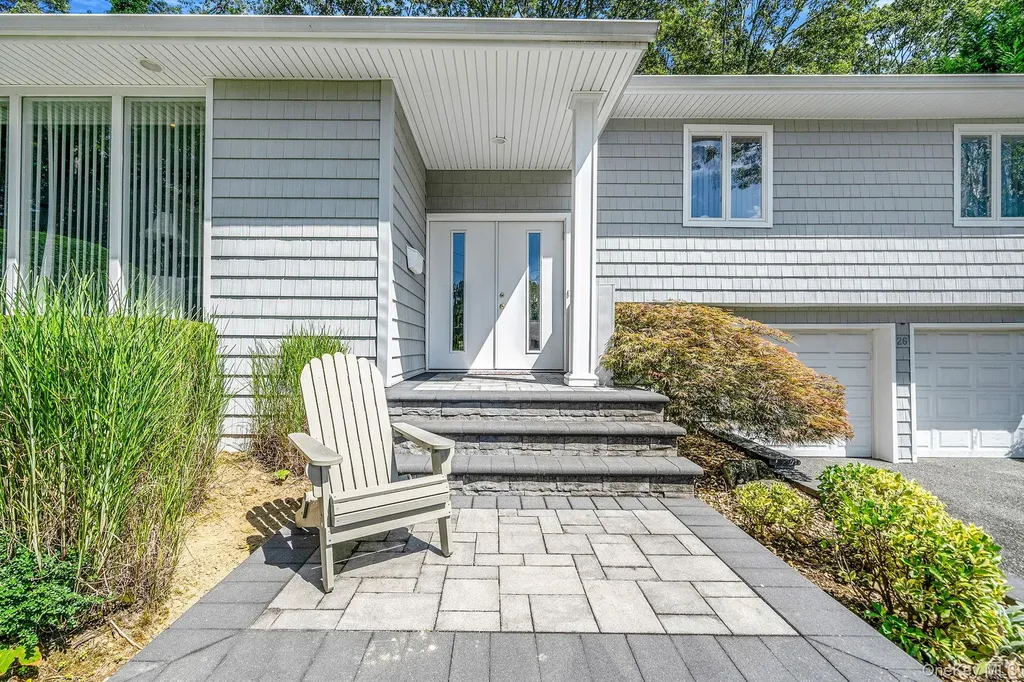 26 Long Ridge Road Plainview NY 11803