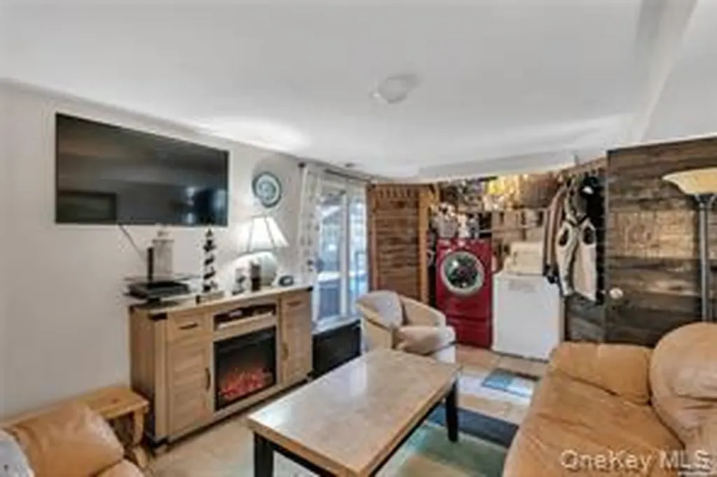 21 Deville Drive Selden NY 11784