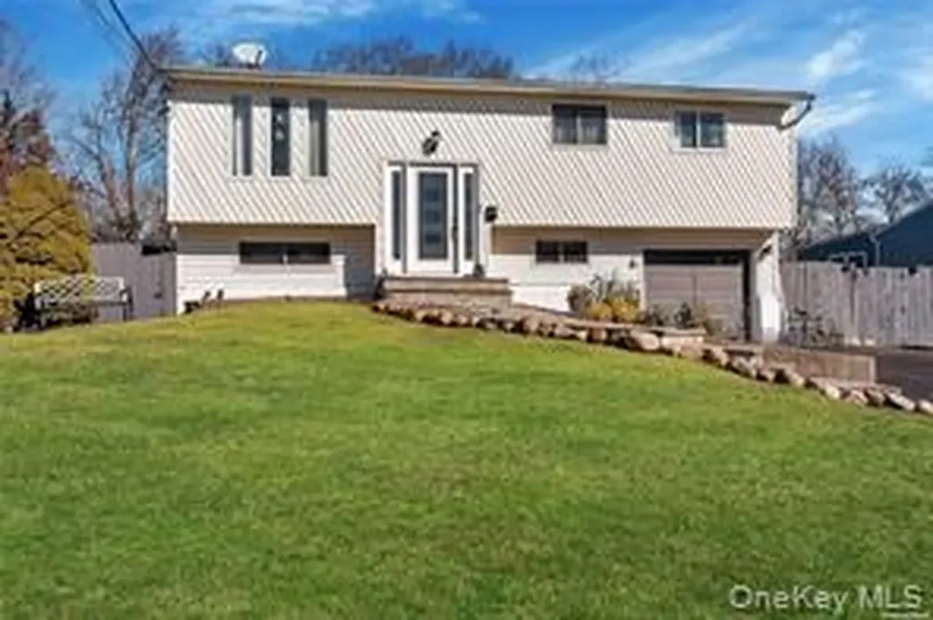 21 Deville Drive Selden NY 11784
