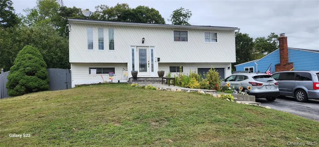 21 Deville Drive Selden NY 11784