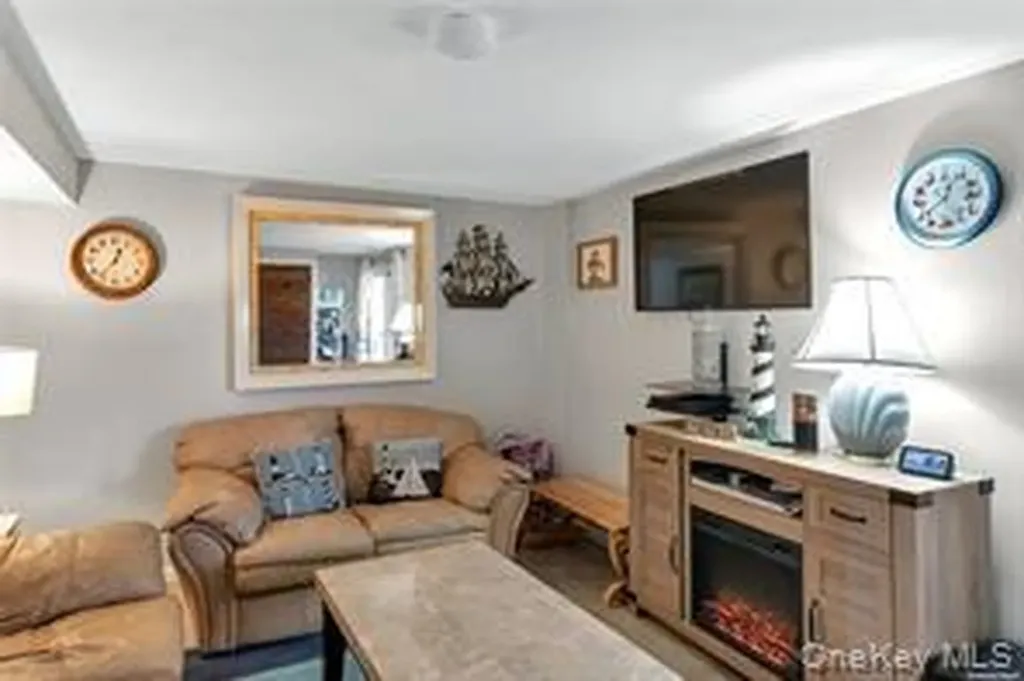21 Deville Drive Selden NY 11784