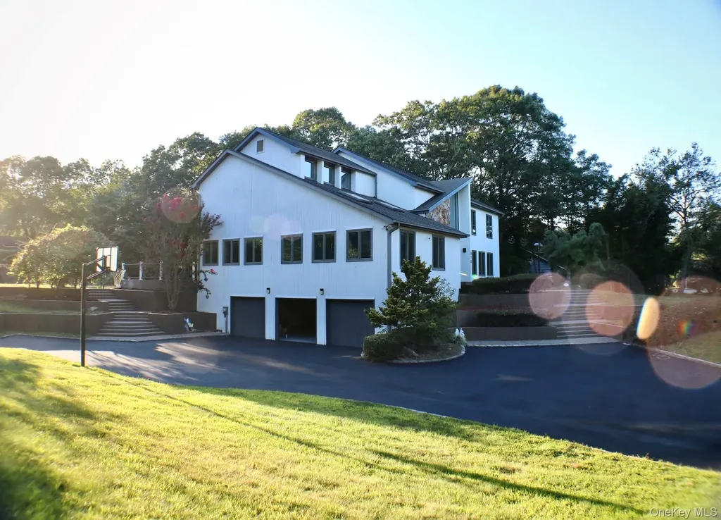 10 Cedarfield Terrace Saint James NY 11780