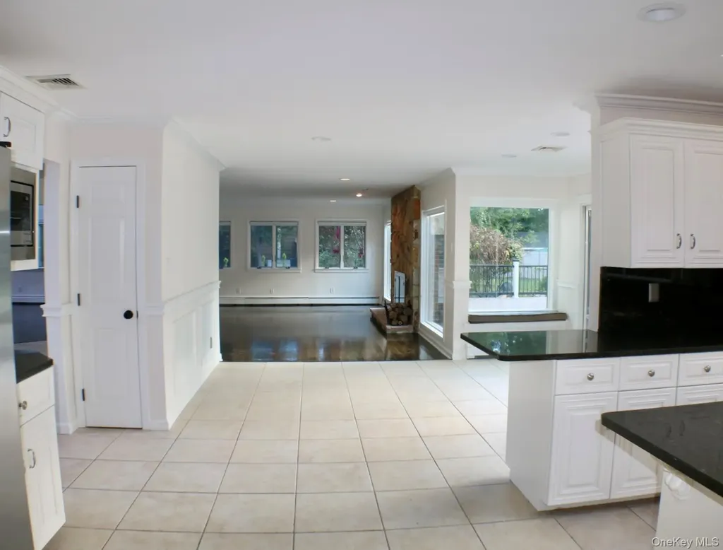 10 Cedarfield Terrace Saint James NY 11780
