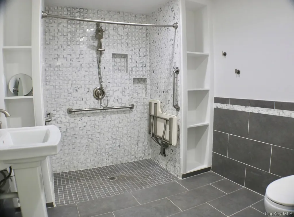 10 Cedarfield Terrace Saint James NY 11780