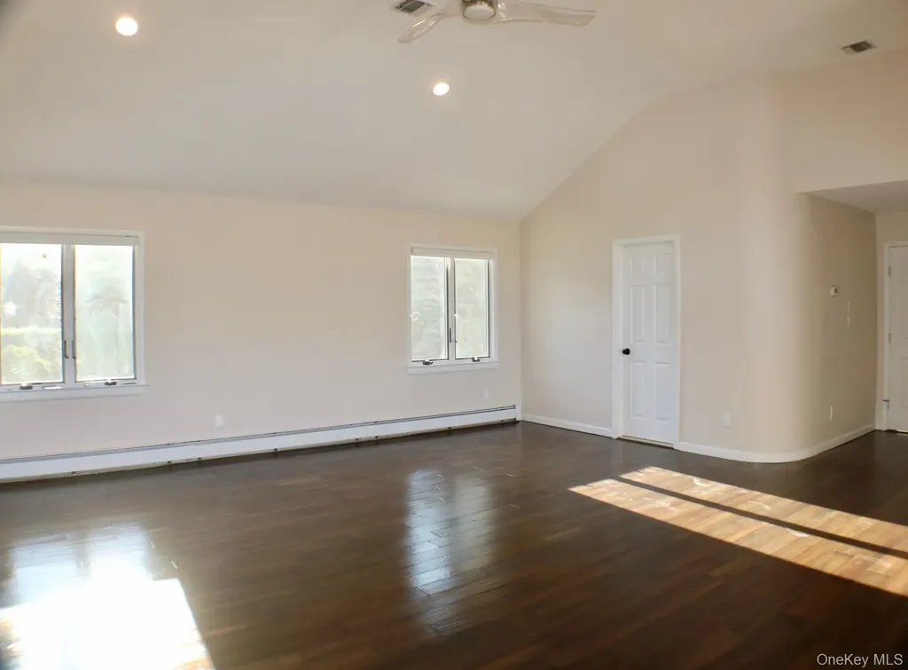 10 Cedarfield Terrace Saint James NY 11780