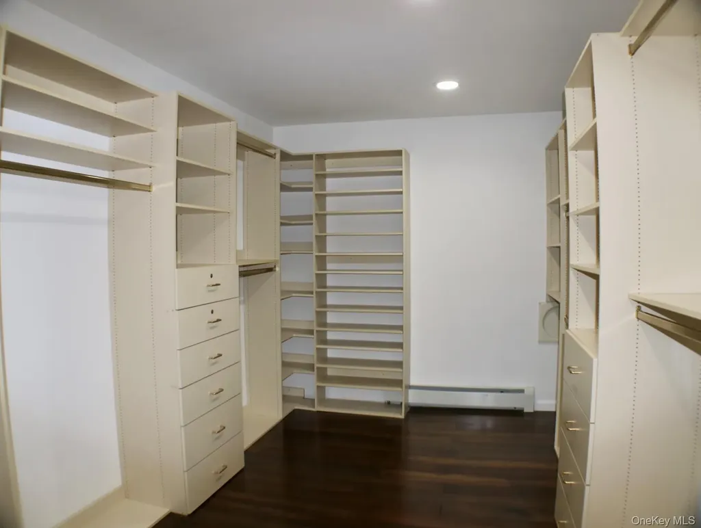10 Cedarfield Terrace Saint James NY 11780