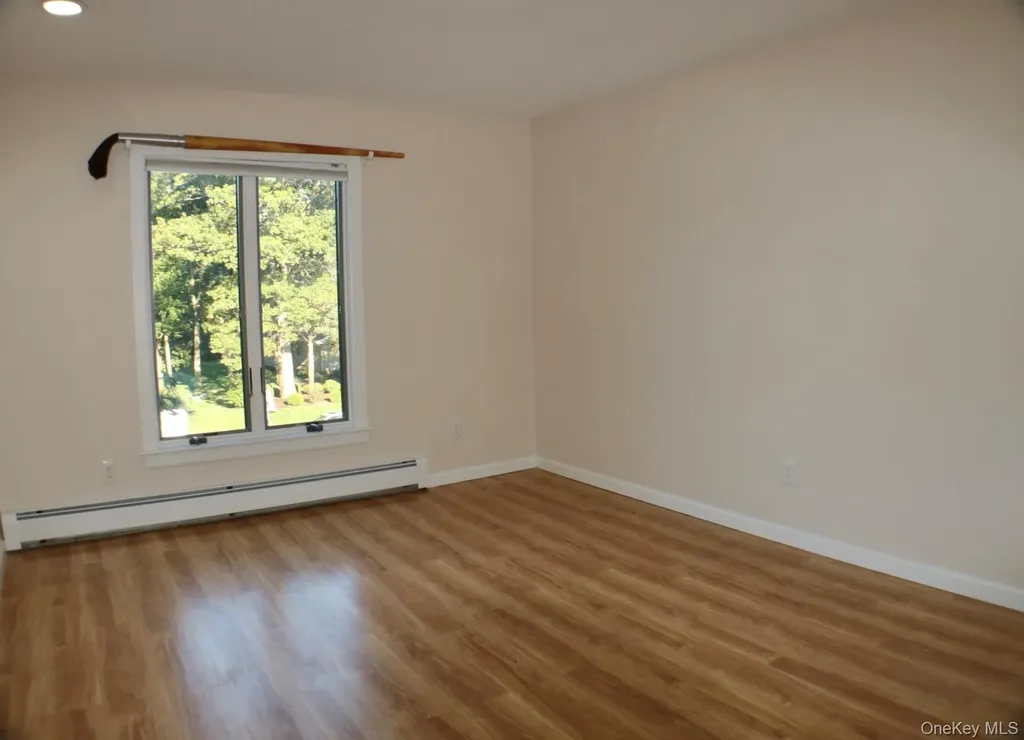 10 Cedarfield Terrace Saint James NY 11780