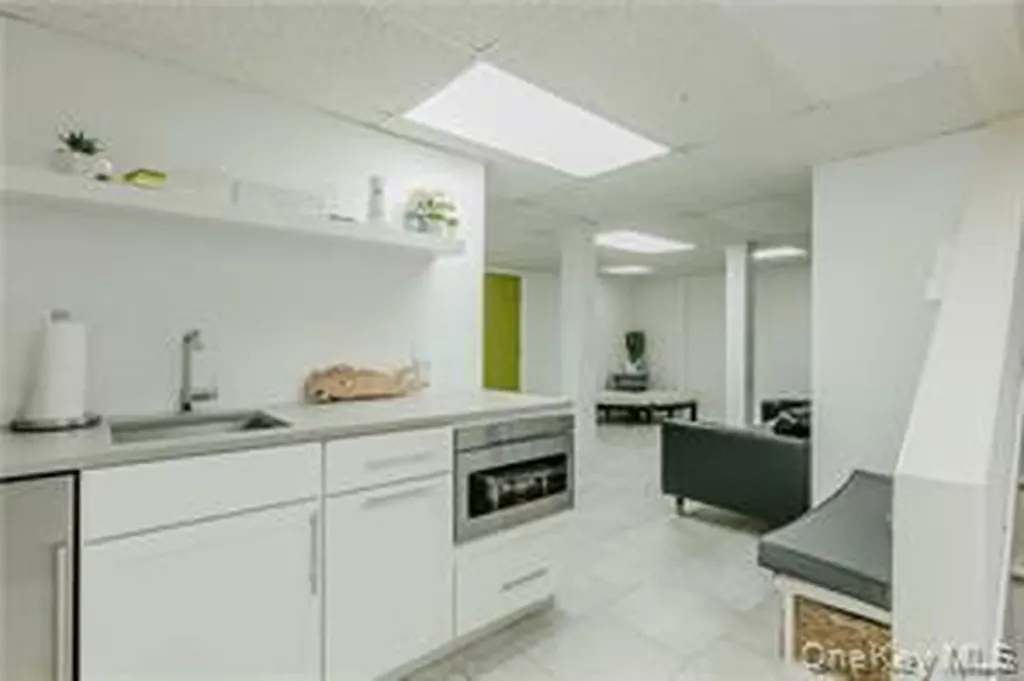 10 Cedarfield Terrace Saint James NY 11780
