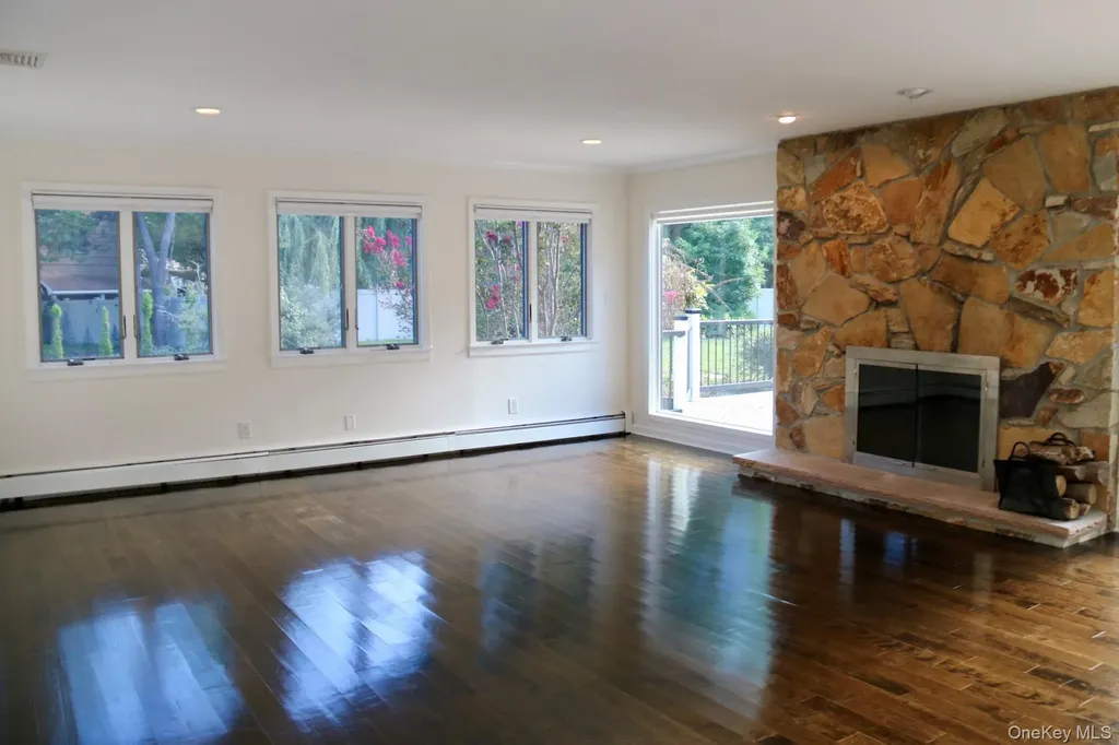 10 Cedarfield Terrace Saint James NY 11780