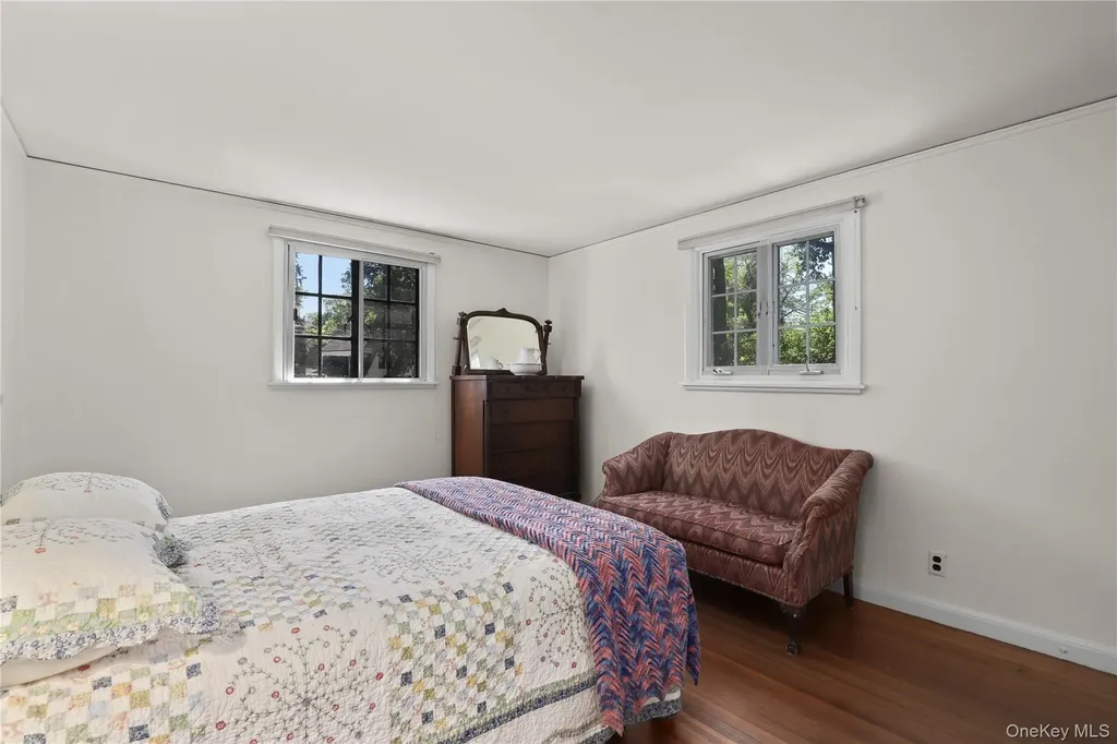 11 Aka 15 Bobolink Road Yonkers NY 10701