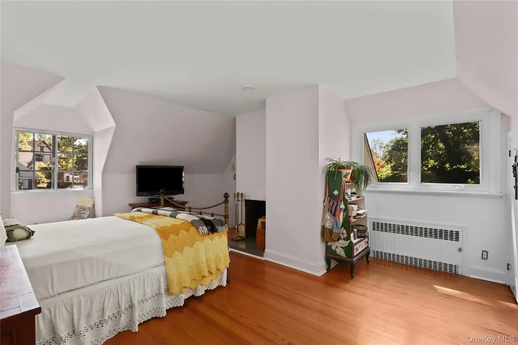 11 Aka 15 Bobolink Road Yonkers NY 10701