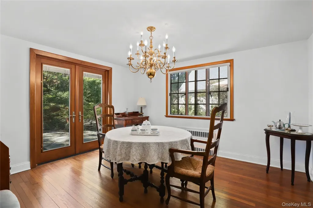 11 Aka 15 Bobolink Road Yonkers NY 10701