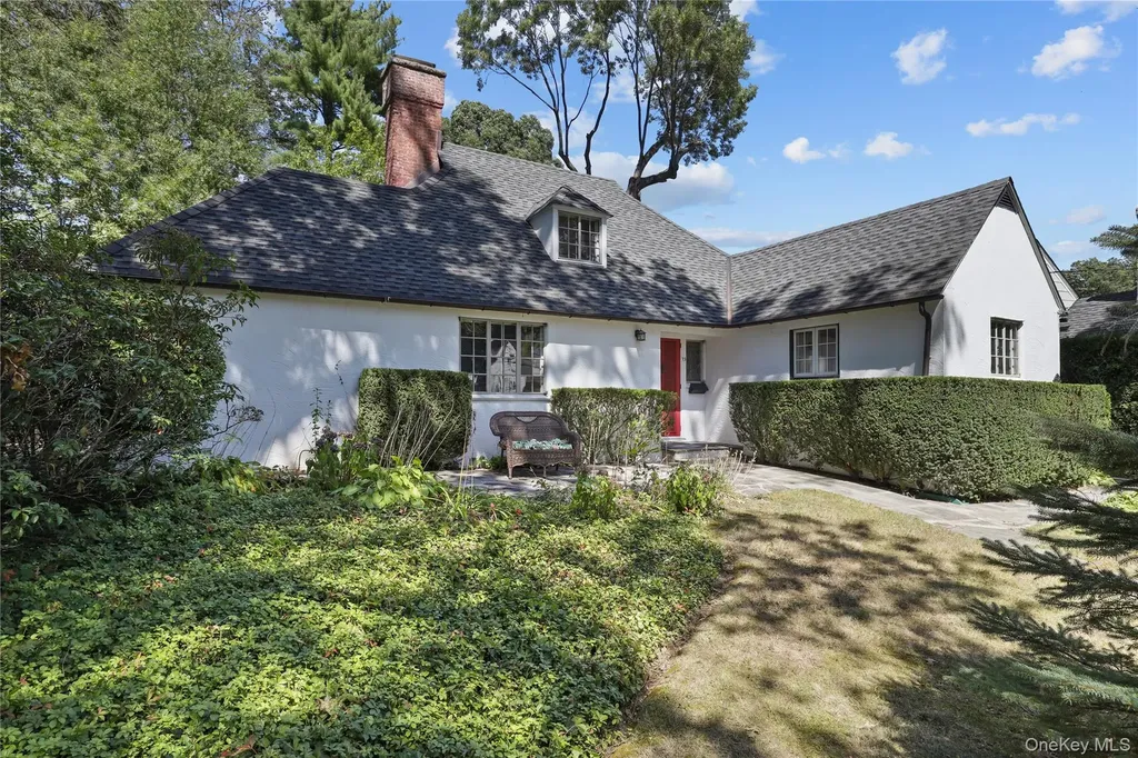 11 Aka 15 Bobolink Road Yonkers NY 10701