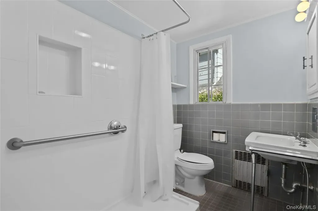 11 Aka 15 Bobolink Road Yonkers NY 10701