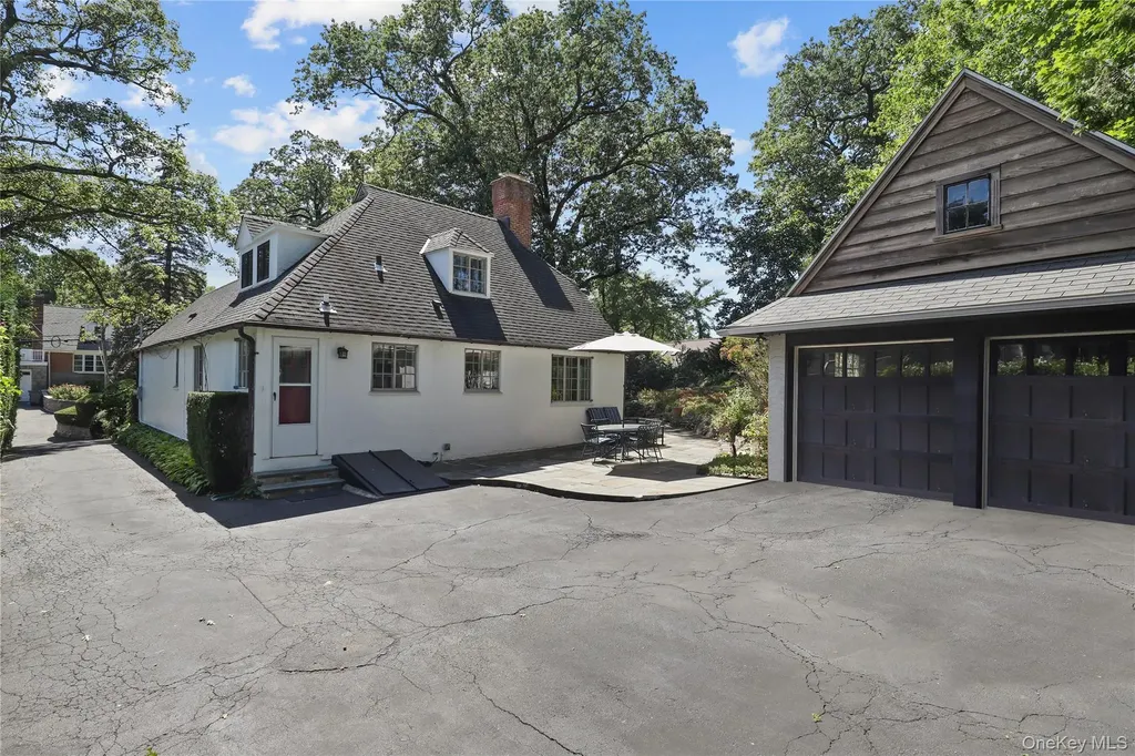 11 Aka 15 Bobolink Road Yonkers NY 10701