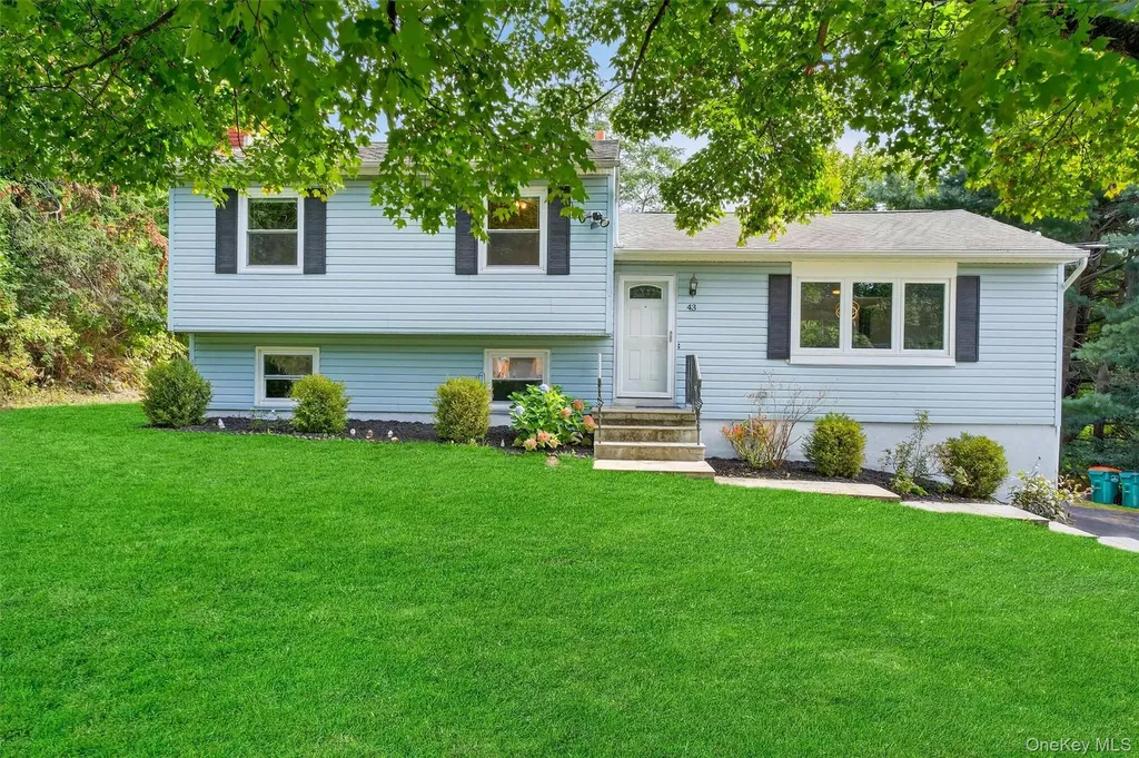 43 Mandalay Drive Poughkeepsie NY 12603