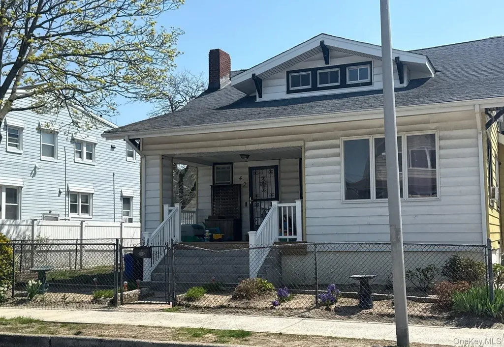 42 E Hudson Street Long Beach NY 11561