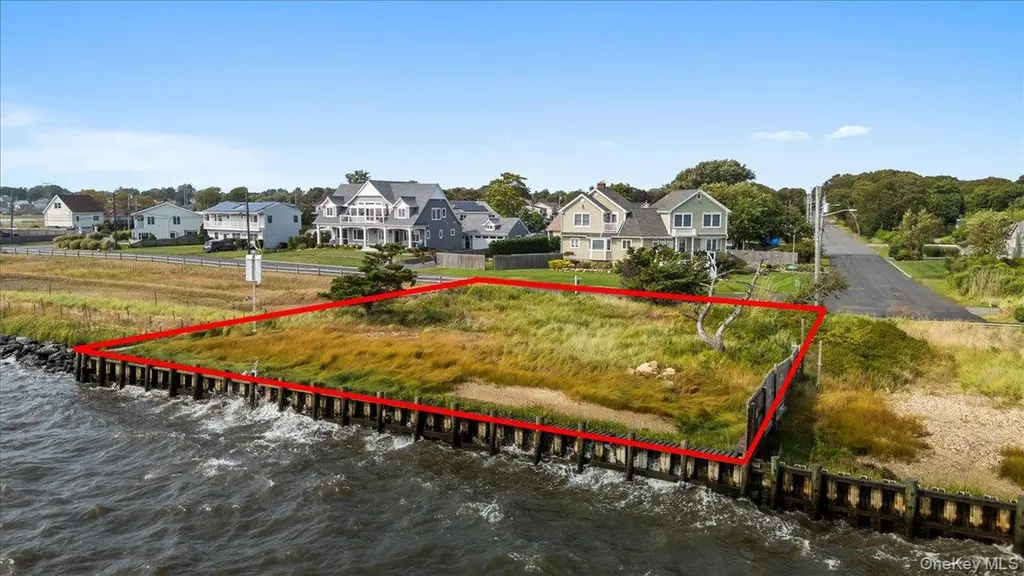 20 S Breeze Drive East Patchogue NY 11772
