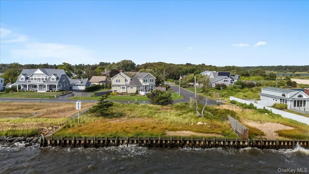20 S Breeze Drive East Patchogue NY 11772