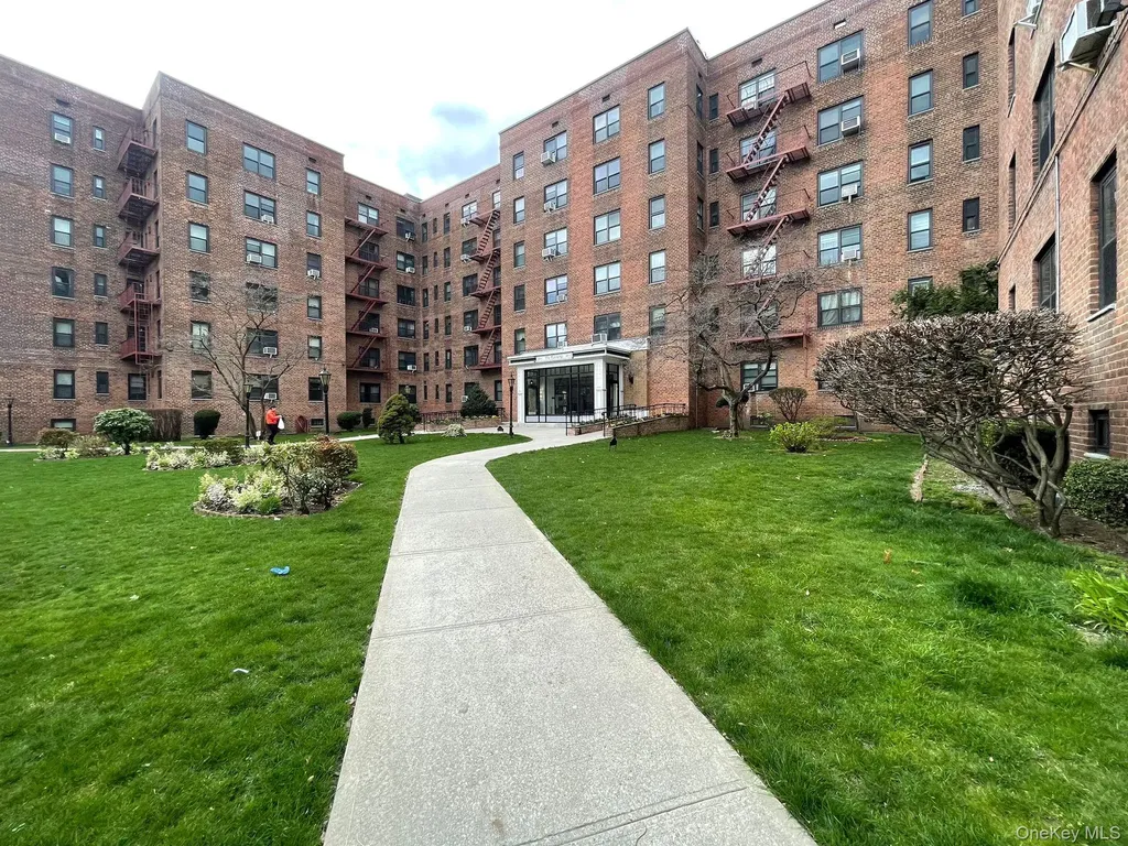 100-11 67th Road Forest Hills NY 11375