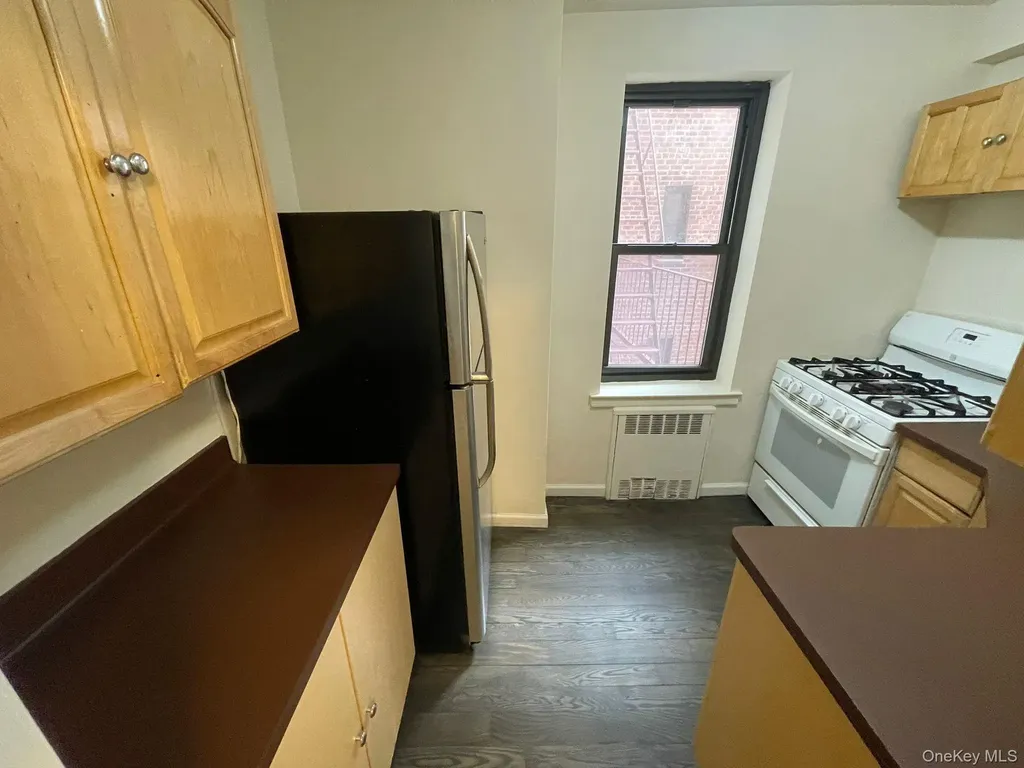 100-11 67th Road Forest Hills NY 11375