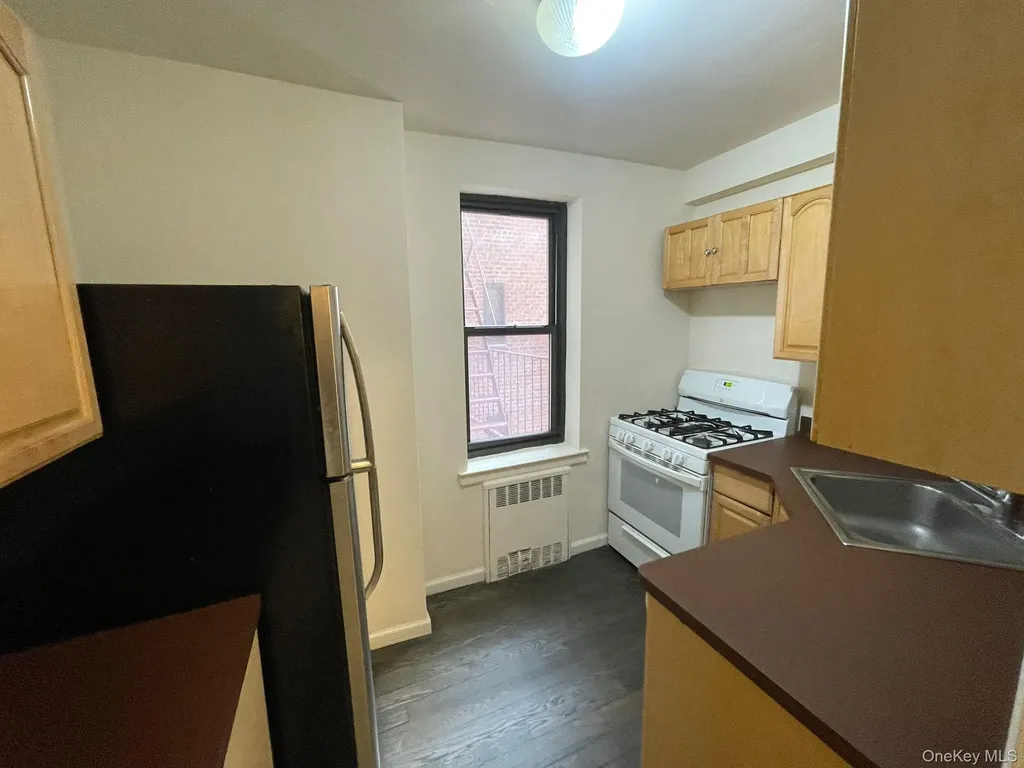 100-11 67th Road Forest Hills NY 11375