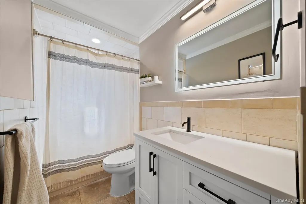 23 Berard Boulevard Oakdale NY 11769