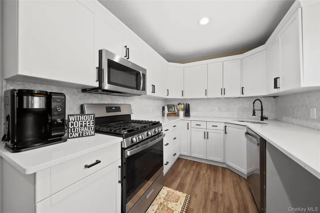 23 Berard Boulevard Oakdale NY 11769