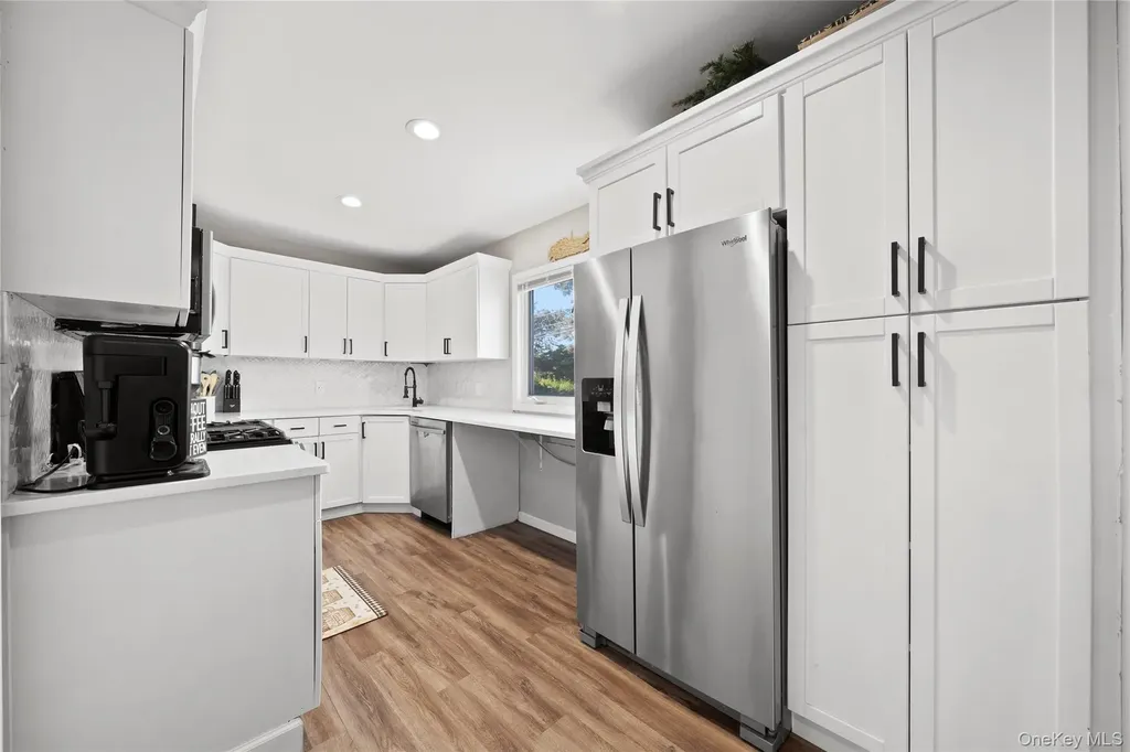 23 Berard Boulevard Oakdale NY 11769