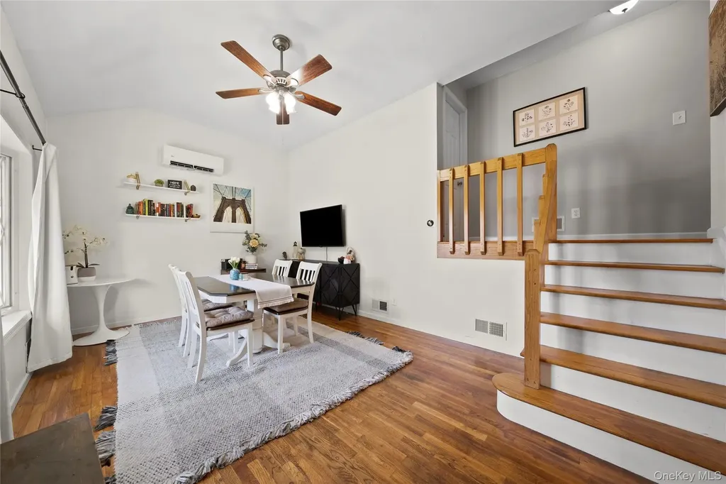 23 Berard Boulevard Oakdale NY 11769